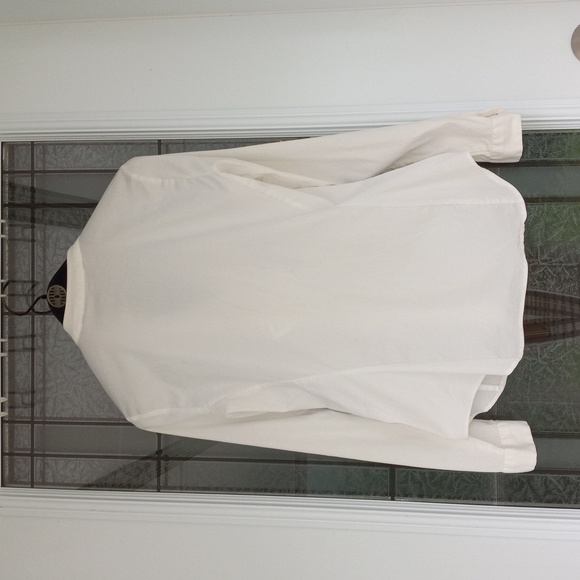 ZaraBasic Morocco SizeM Long Sleeve Gold Accent + Concealed ButtonsWhite Blouse - Picture 8 of 10